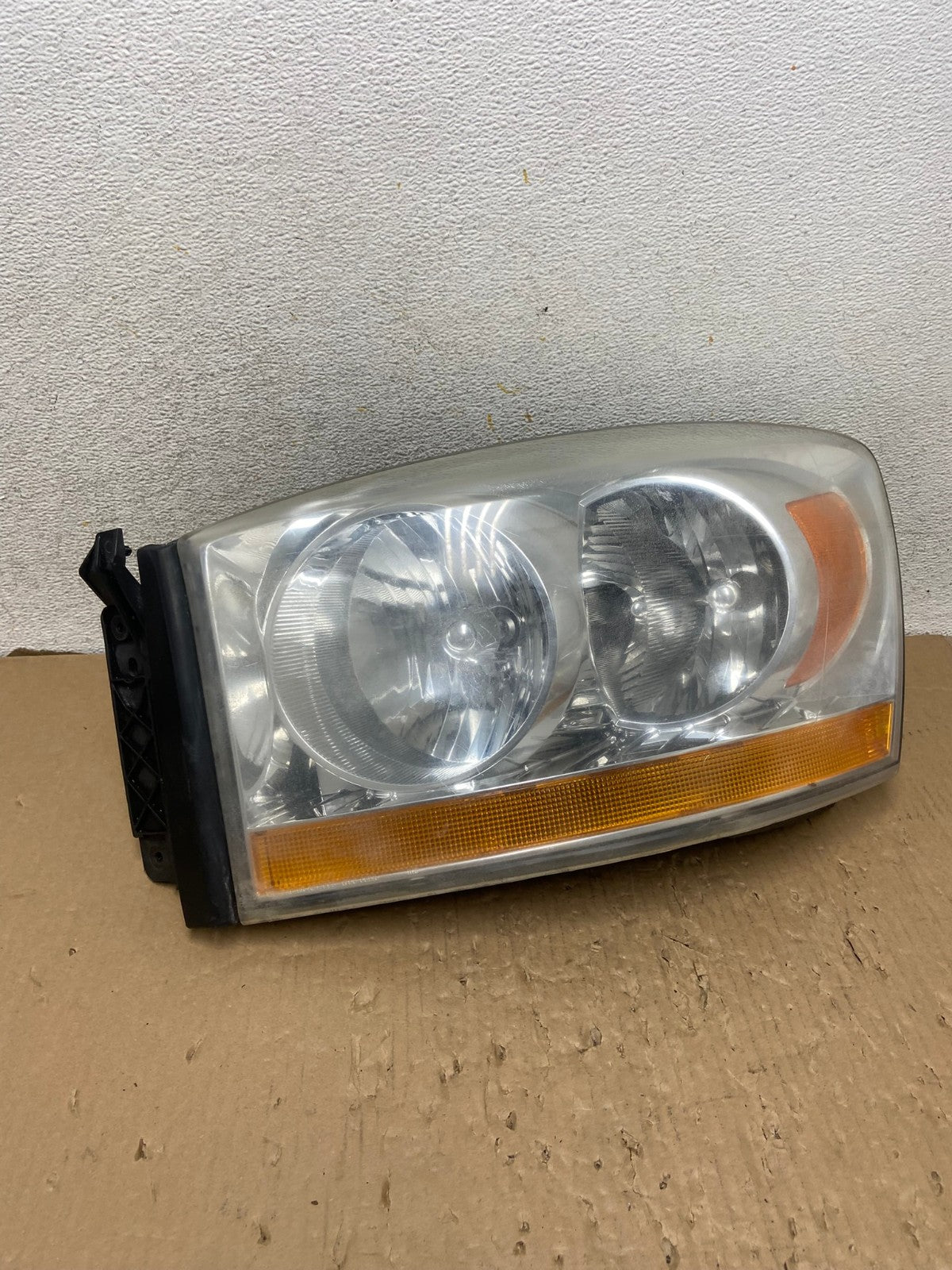 2006 to 2008 Dodge Ram 2500 Left Driver Halogen Headlight AH2797 LK0