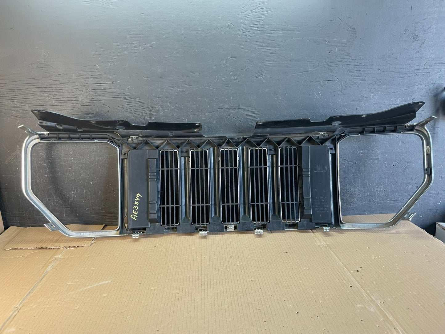 2008 2009 2010 2011 2012 Jeep Liberty Front Upper Grill Grille AE3549 DG4