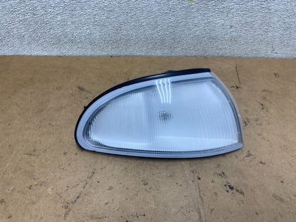 1993 to 1997 Chevrolet Geo Prizm Right Passenger Corner Turn Signal OEM X5643 DW0
