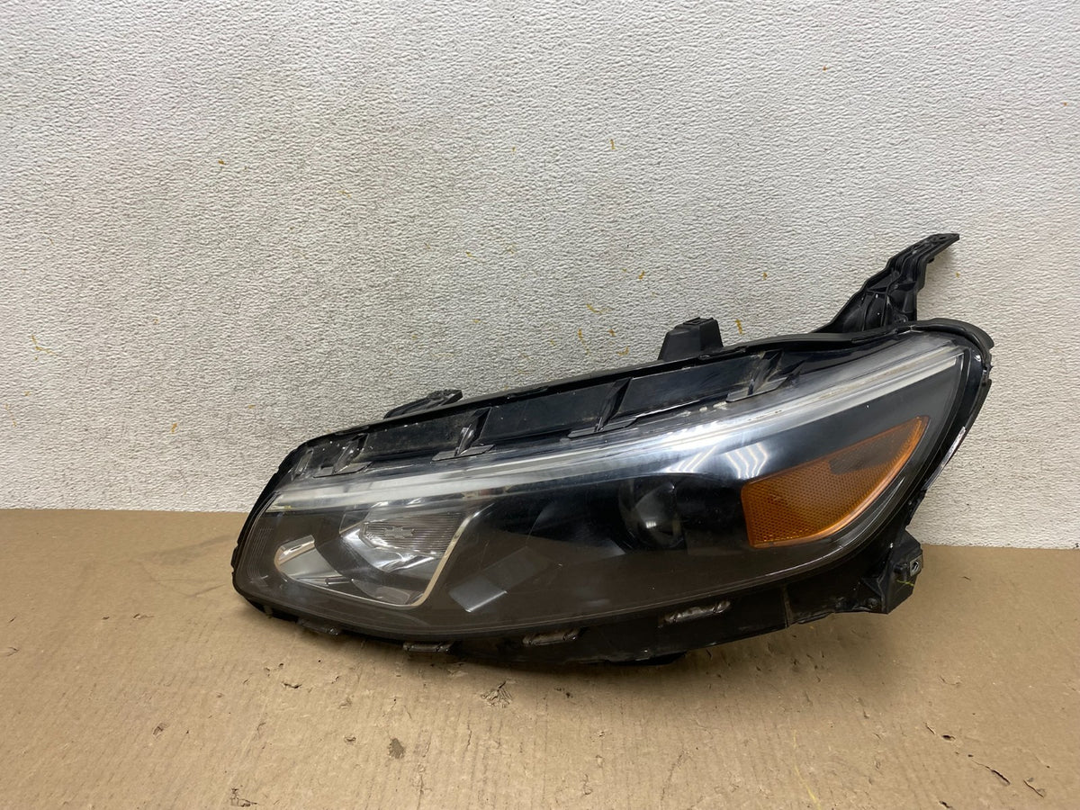 2016 - 2018 Chevrolet Malibu Left Driver LH Halogen Headlight AH7687 DW0