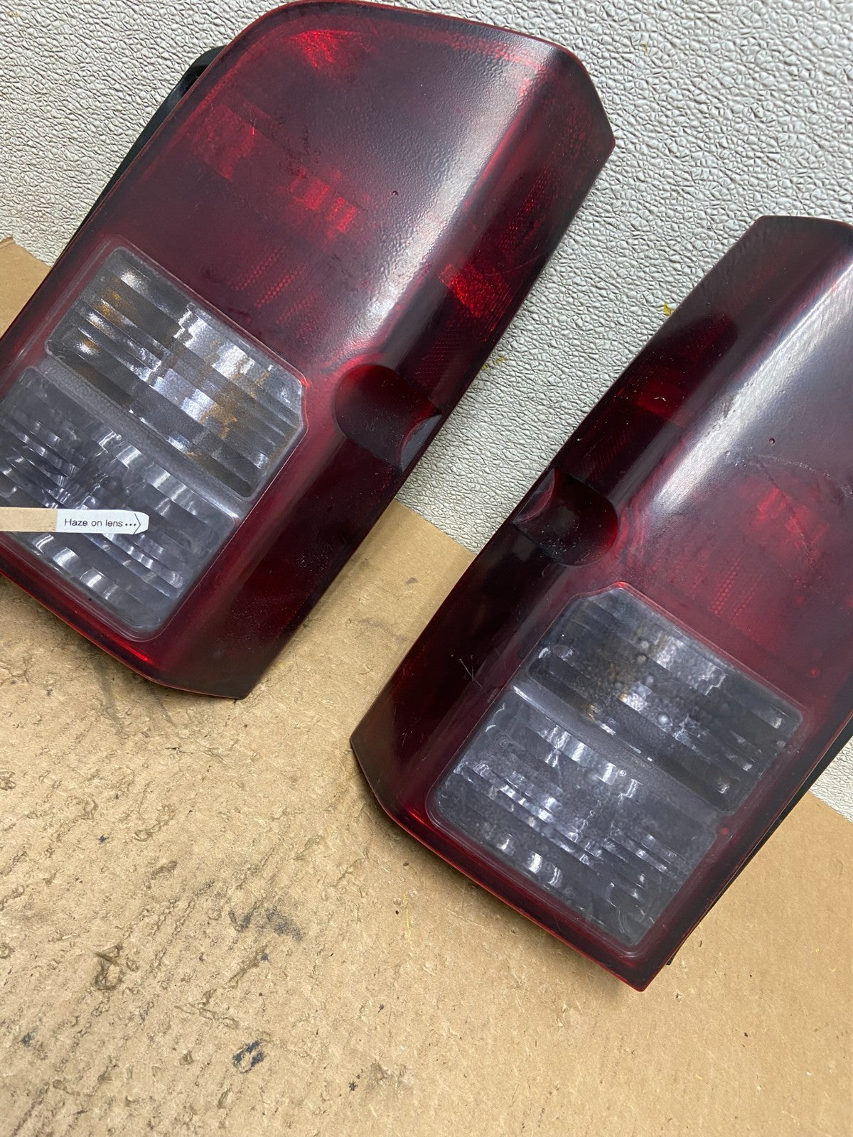 2005 to 2012 Nissan Pathfinder Tail lights Left+Right Side Z9389 DW4