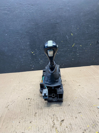 2013 to 2019 Lincoln MKT Automatic Transmission Gear Shifter Selector r9057 DG3