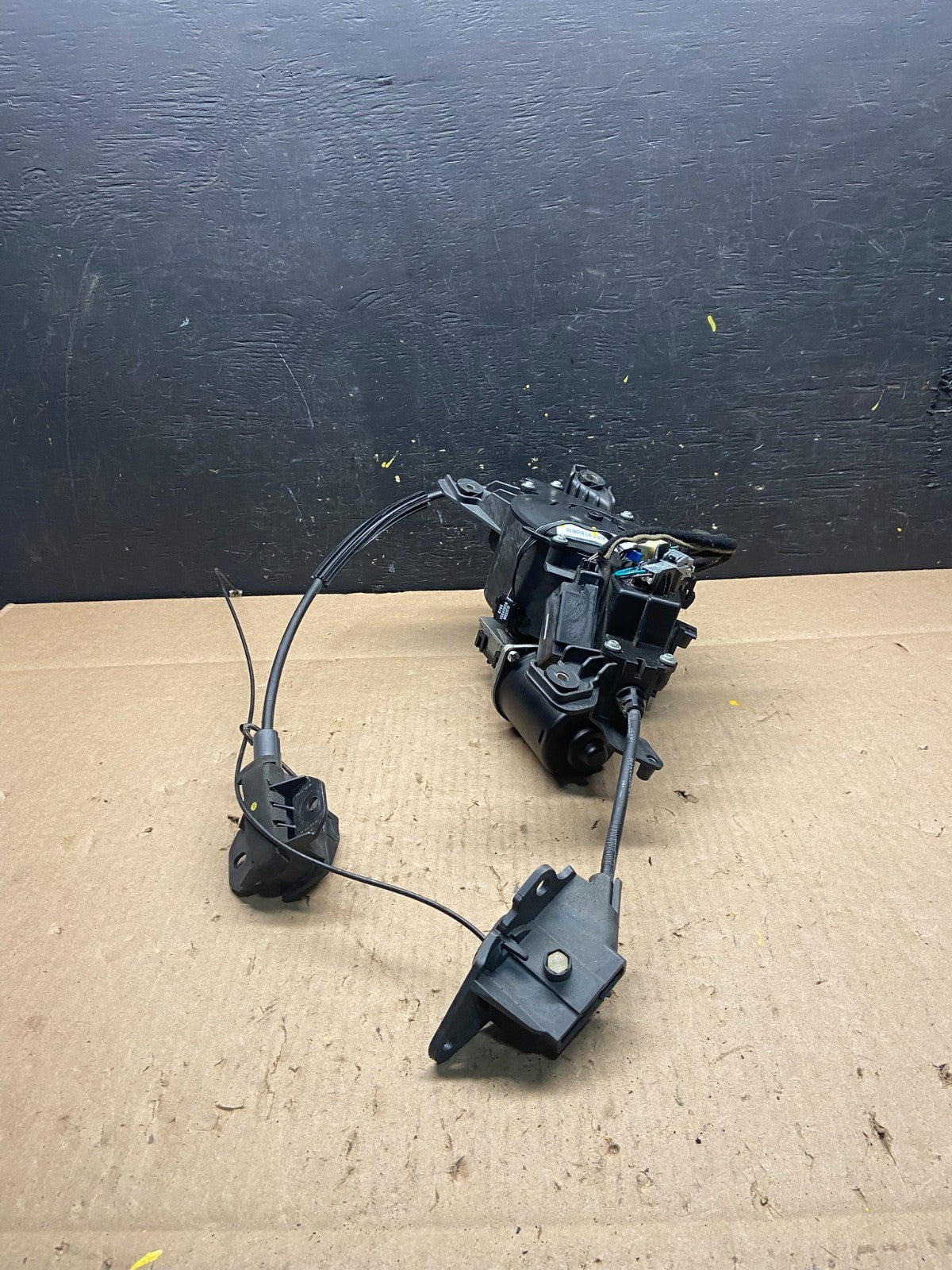 2007-2014 Kia Sedona Right Electric Power Sliding Door Motor Regulator P5490 DG3
