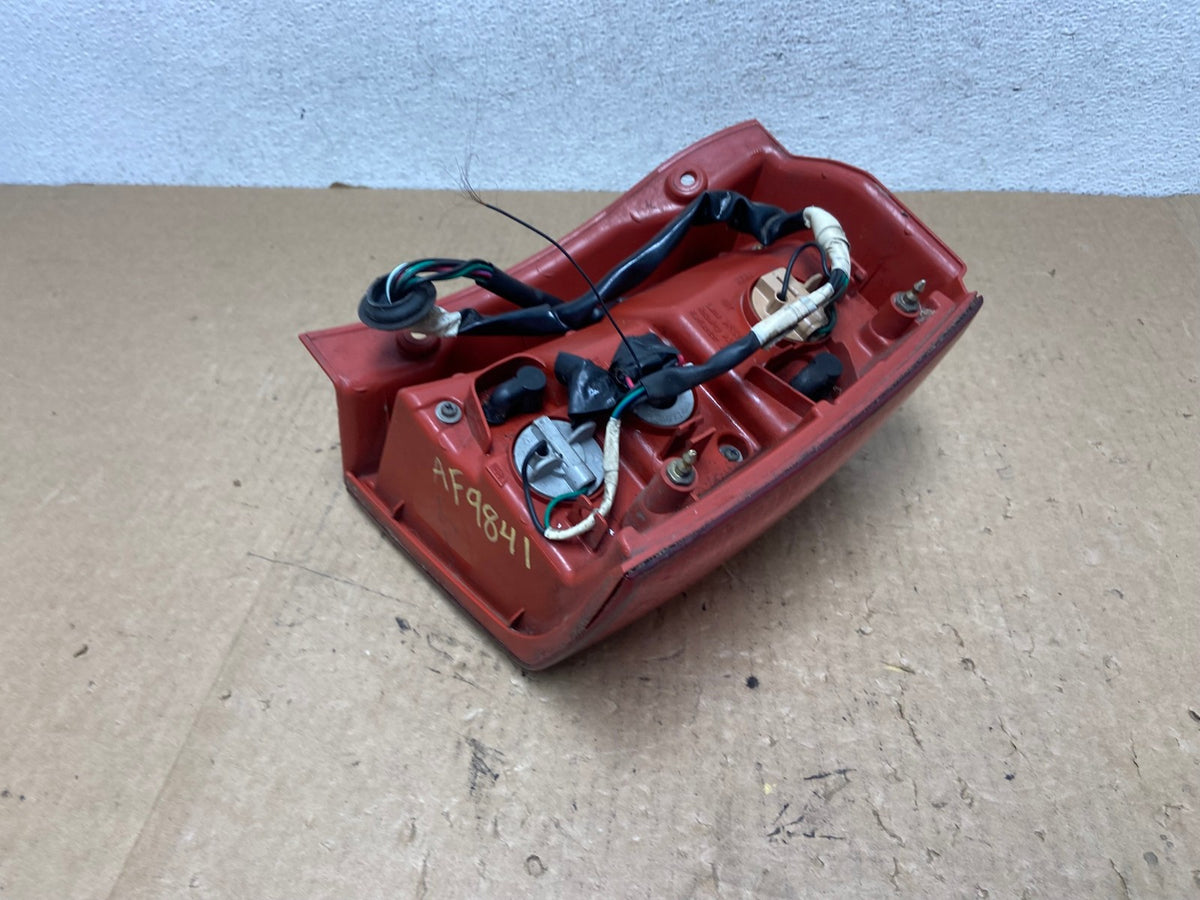 2004-2005 Mitsubishi Endeavor Left Driver LH Tail Light AF9841 LK3