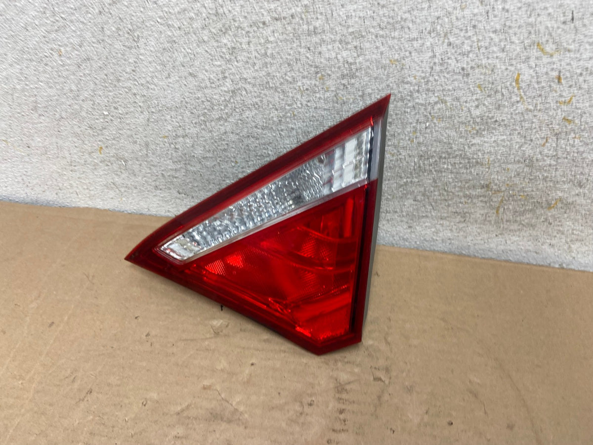 2015 - 2017 Toyota Camry Right Passenger RH Side Tail Light Inner AH9456 LK1