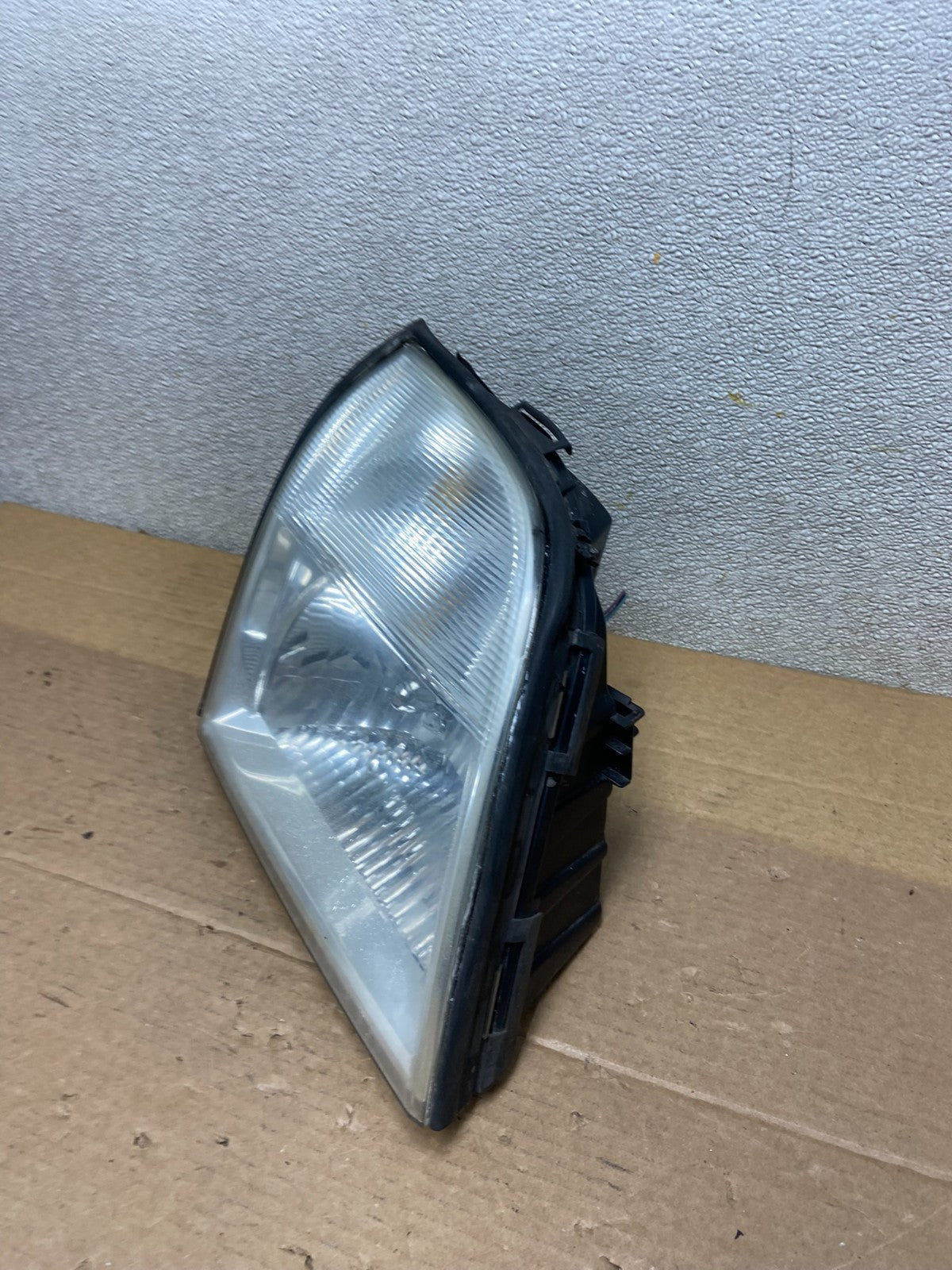 2006-2010 Mercury Mountaineer Right Passenger Side Halogen Headlight AB5176 DW1