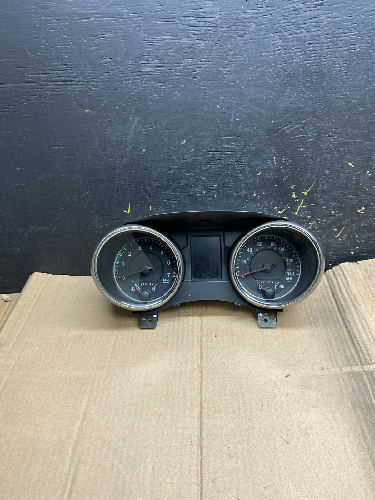 2011 Jeep Grand Cherokee 3.6L Speedometer Gauge Cluster OEM X1717 DG0