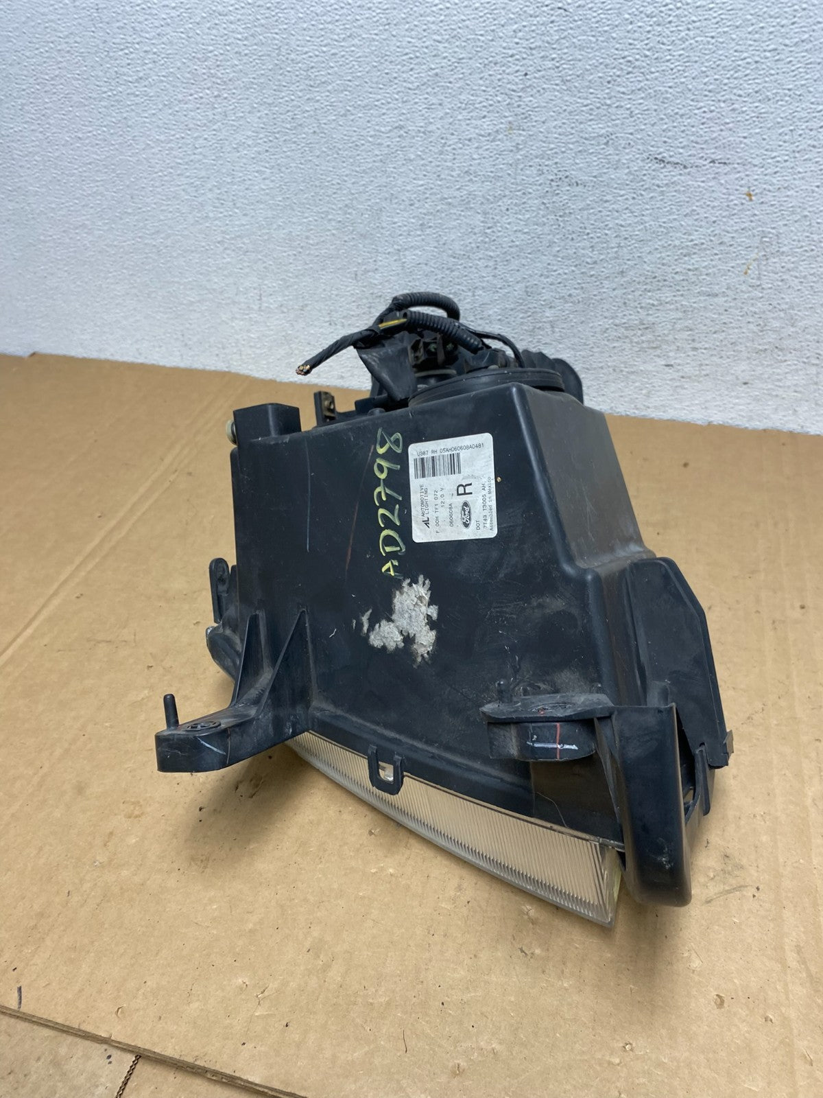 2007 to 2010 Ford Edge Right Passenger RH Halogen Headlight AD2798 DW9