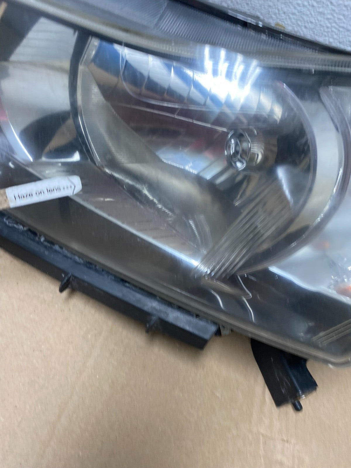 2011 to 2015 Chevrolet Cruze Halogen Left+Right Set Headlights AE7282 DW7