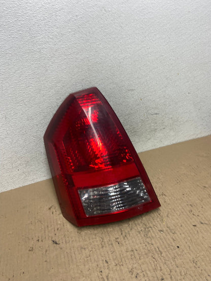 2005 - 2007 Chrysler 300 Left Driver Lh Side Tail Light AF7130 LK2