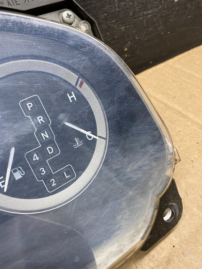 2004 2005 Toyota Sienna Speedometer Cluster Gauge U5570 DG1