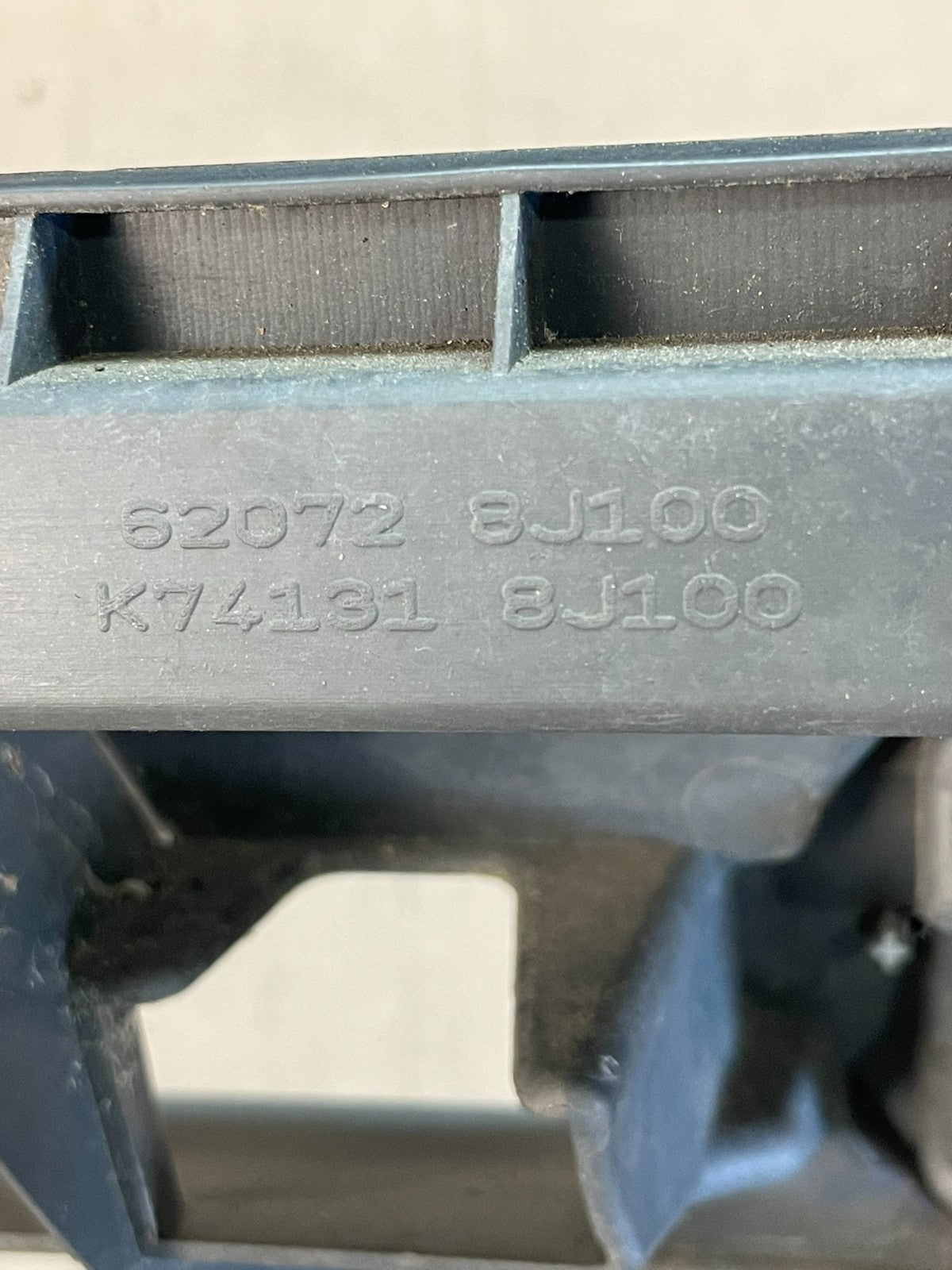 2002 2003 2004 Nissan Altima Front Upper Grill Grille AD8504 DG4