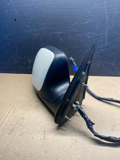2003-2006 Chevrolet Tahoe Suburban Right Passenger Turn Door Mirror AE6342 DW2