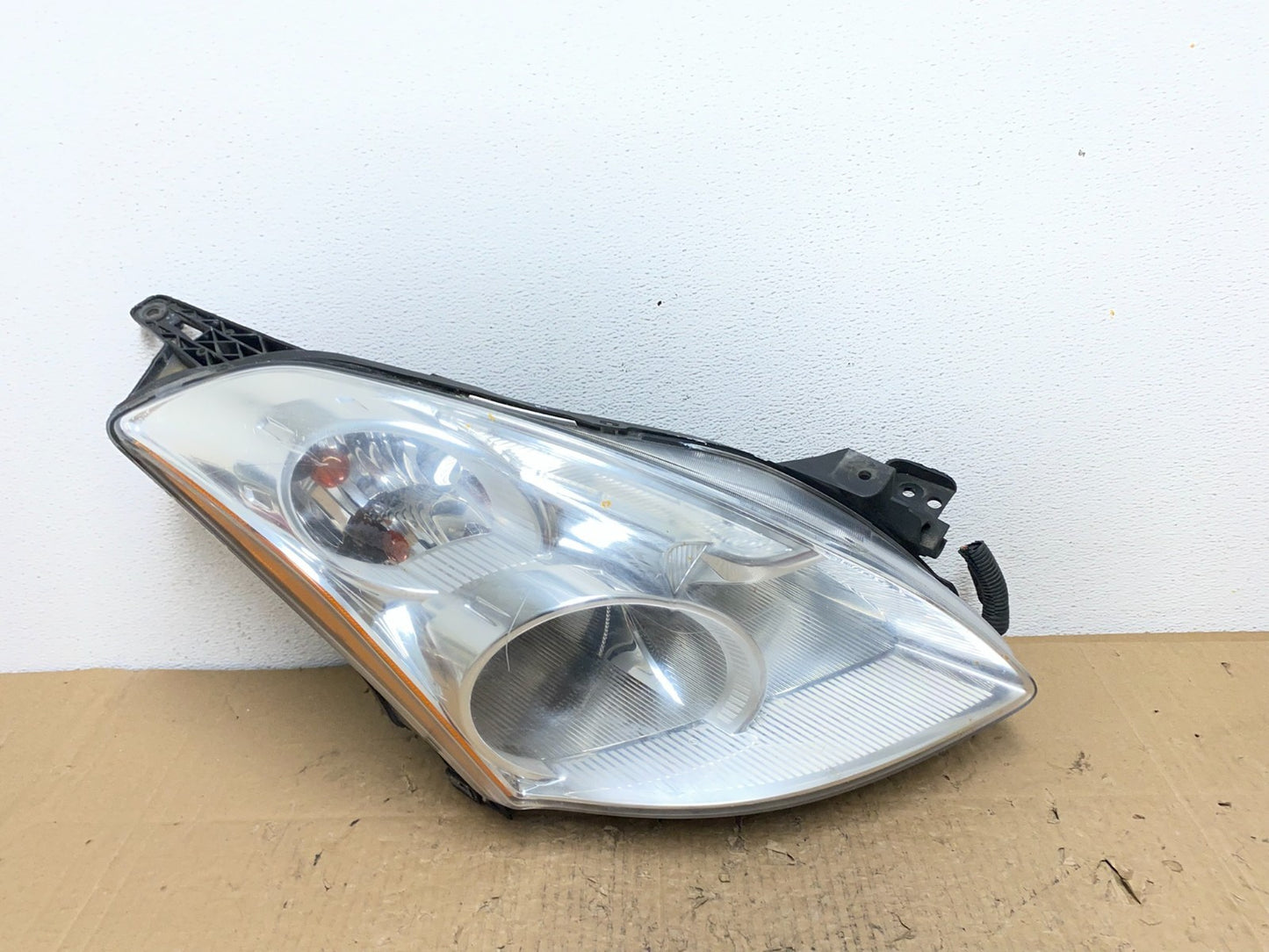 Sedan 2010 2011 2012 Nissan Altima Headlight Right Passenger Rh OEM AC4189 DW0