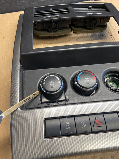 2008 to 2012 Jeep Liberty Dash Climate Temperature Control Radio Bezel AE4156 DG3