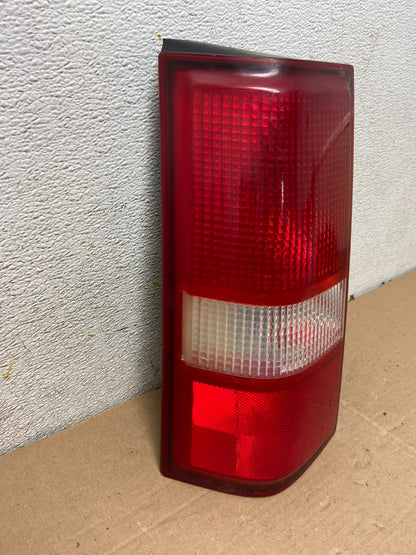 2003 to 2017 Chevrolet Express 1500 Left Driver Side Tail Light Oem Q8907 DW2