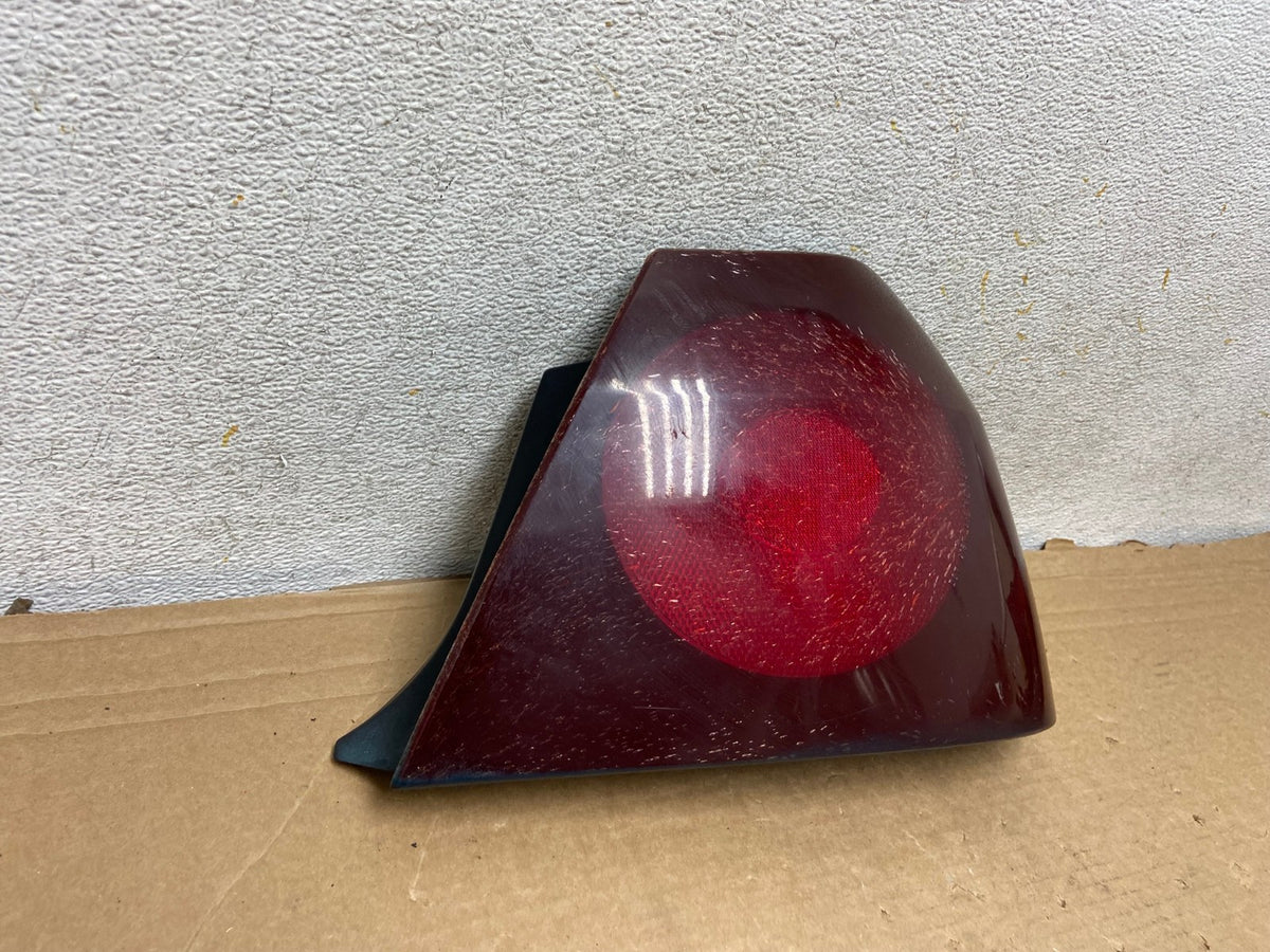 2000 to 2005 Chevrolet Impala Right Passenger Rh Side Tail Light AH8324 LK1