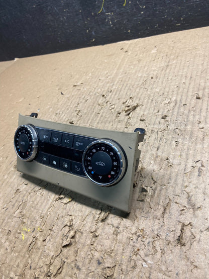 2013 - 2014 Mercedes W204 E350 C300 A/C Heater Climate Control Trim T1796 DG3