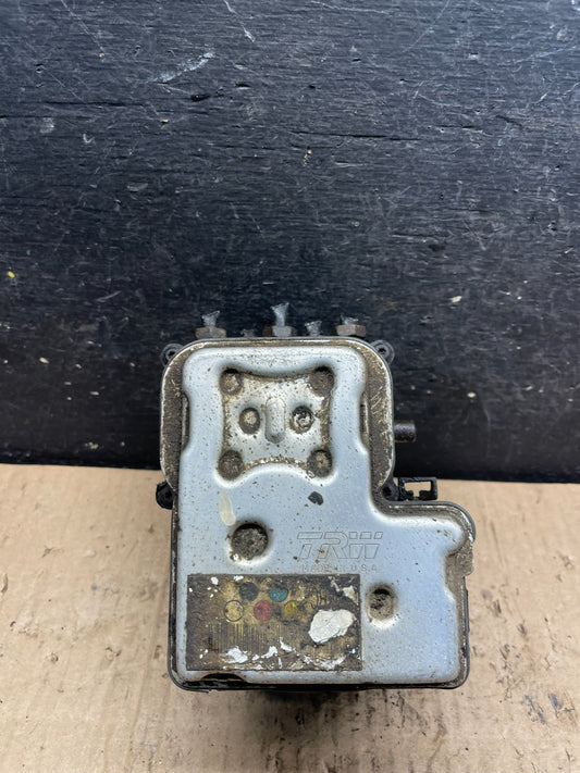 2004-07 Chevrolet Express ABS Pump Control OEM 13567136 Module S4789 DG0