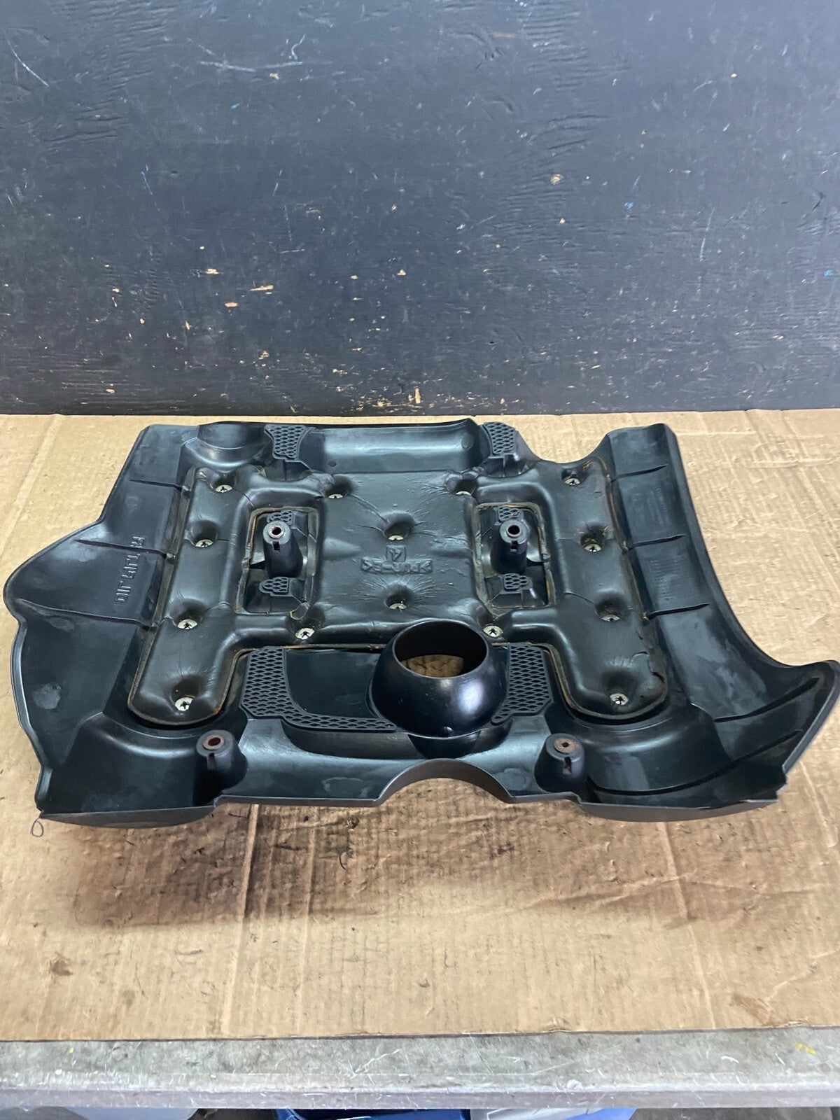 2006 to 2008 Kia Sedona V6 3.8L Engine Motor Cover O3311 PS5
