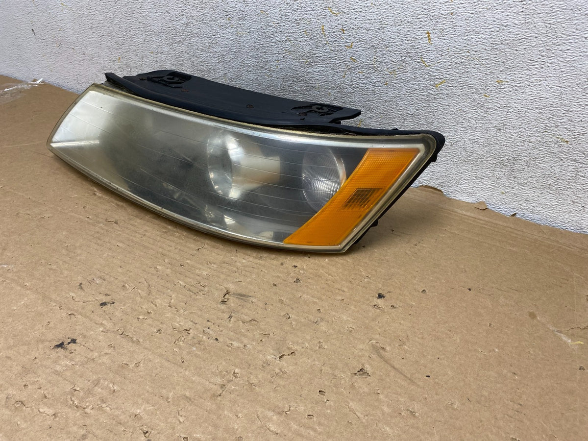 2006 to 2008 Hyundai Sonata Left Driver LH Side Headlight Halogen AH8523 DW2