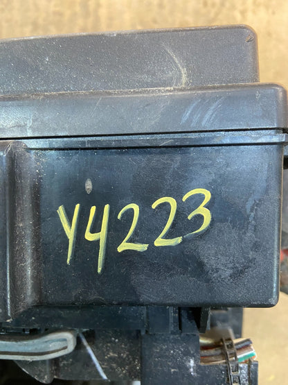 2007 Jeep Grand Cherokee Integrated Power Fuse Box 04692109ac Y4223 DG7