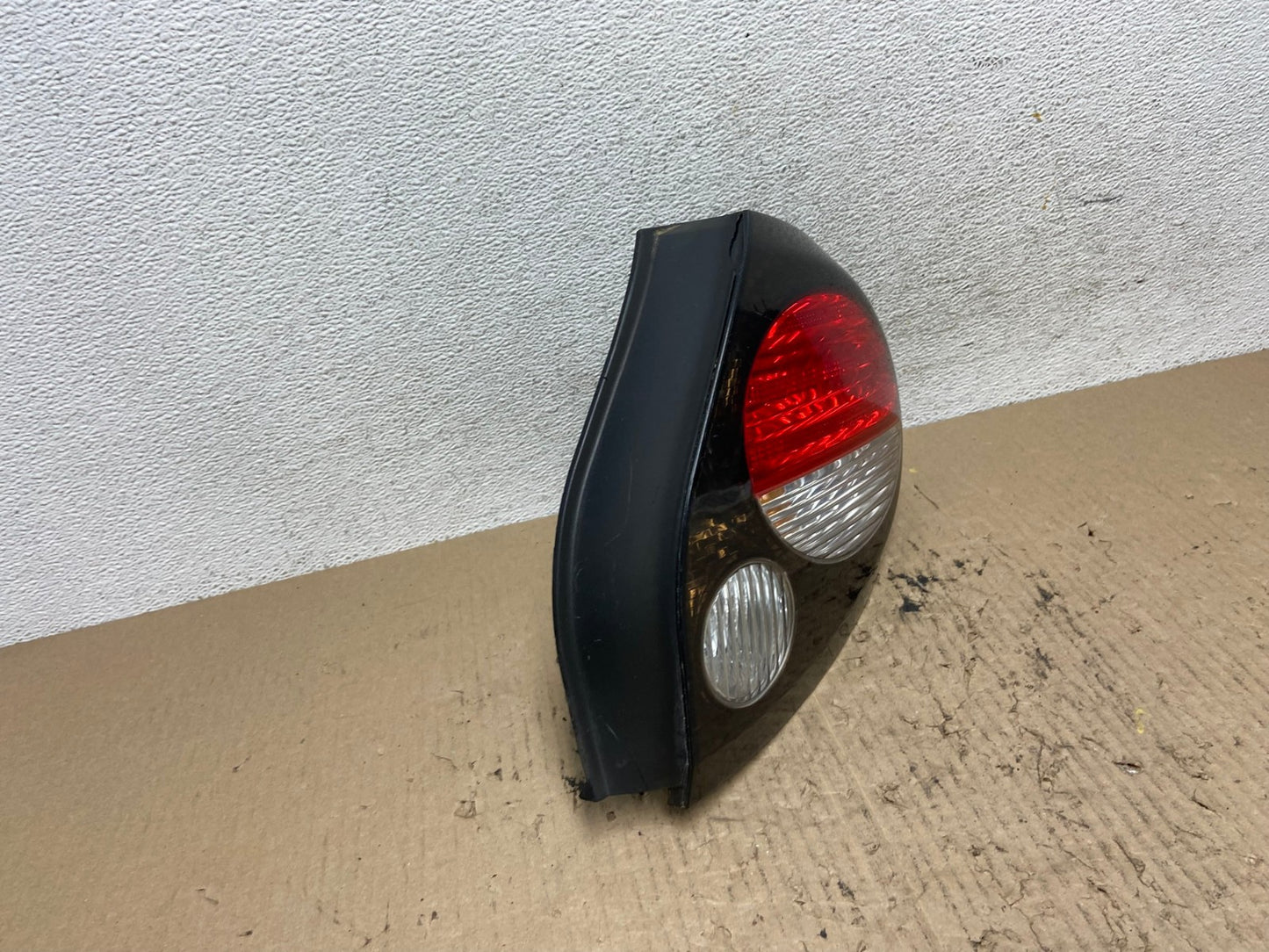 2000 to 2001 Nissan Maxima Right Passenger Rh Side Tail Light AF6998 LK2