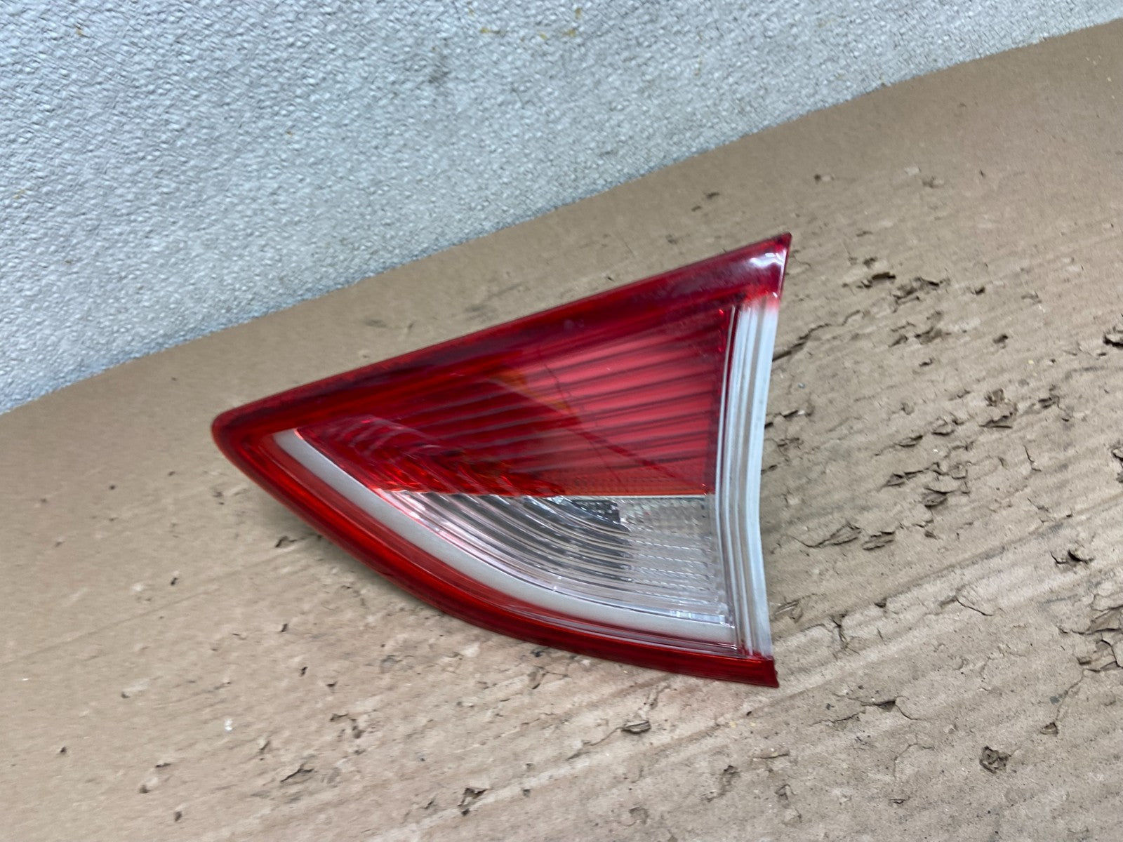2013 to 2016 Ford Escape Right Passenger RH Side Inner Tail Light OEM AB1689 DW1