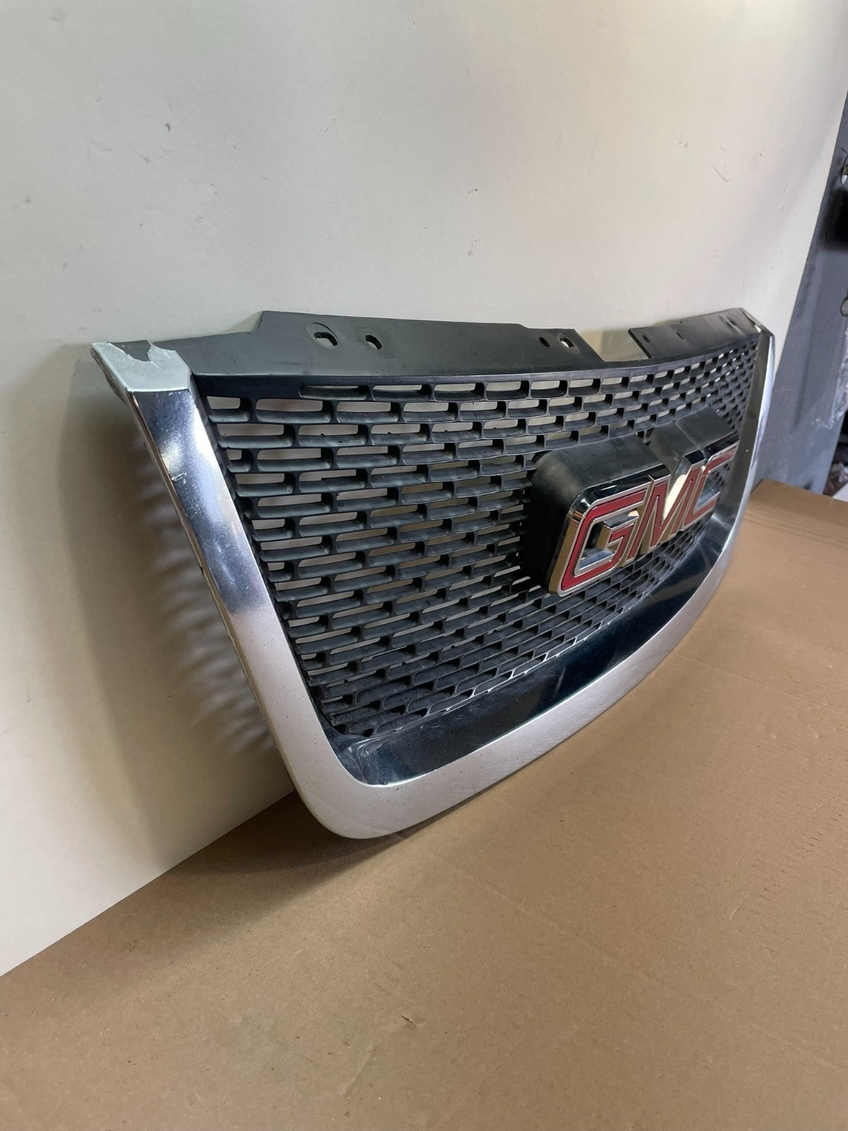 2007 to 2012 GMC Acadia Front Upper Grill Grille AI0691 DW2