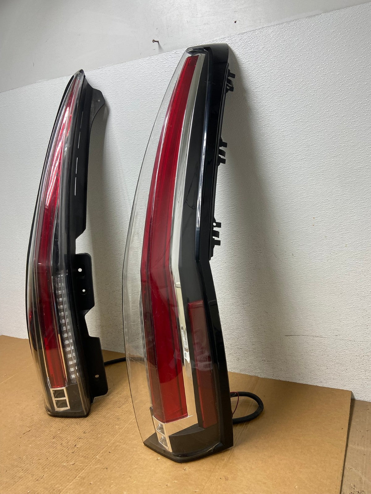 2007 to 2014 Cadillac Escalade Left+Right Set Side LED Tail Lights AE0683 LK1