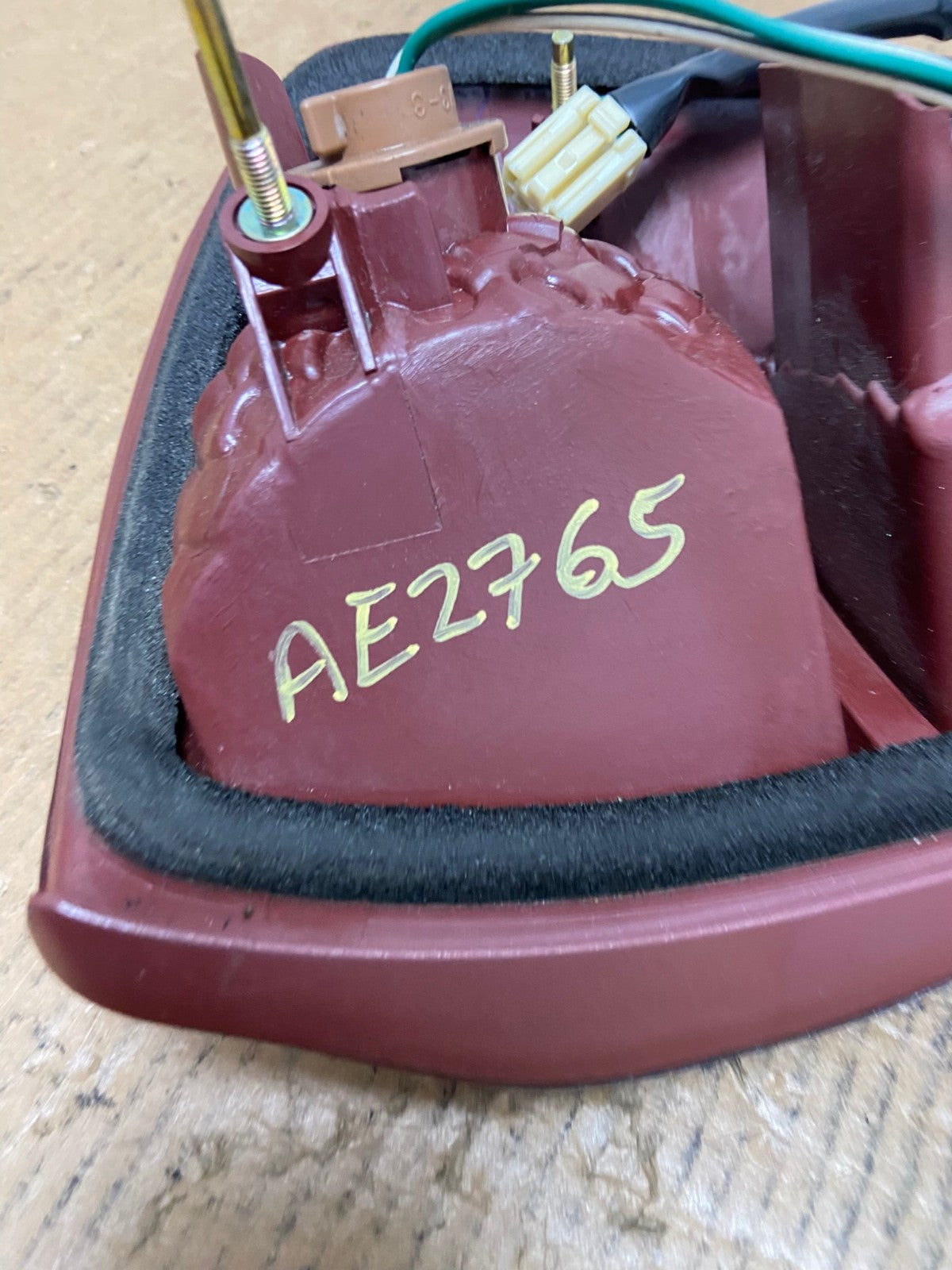 2004 2005 Toyota RAV4 Left Driver LH Side Tail Light AE2765 LK6