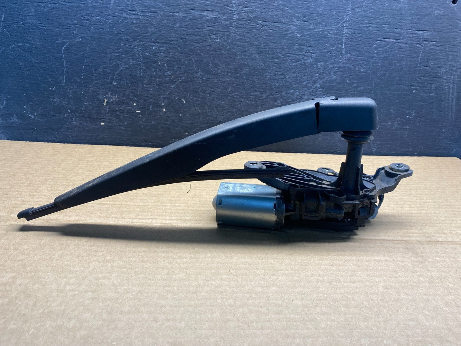 2013 to 2019 Ford Escape Rear Windshield Wiper Motor AF6714 DG3