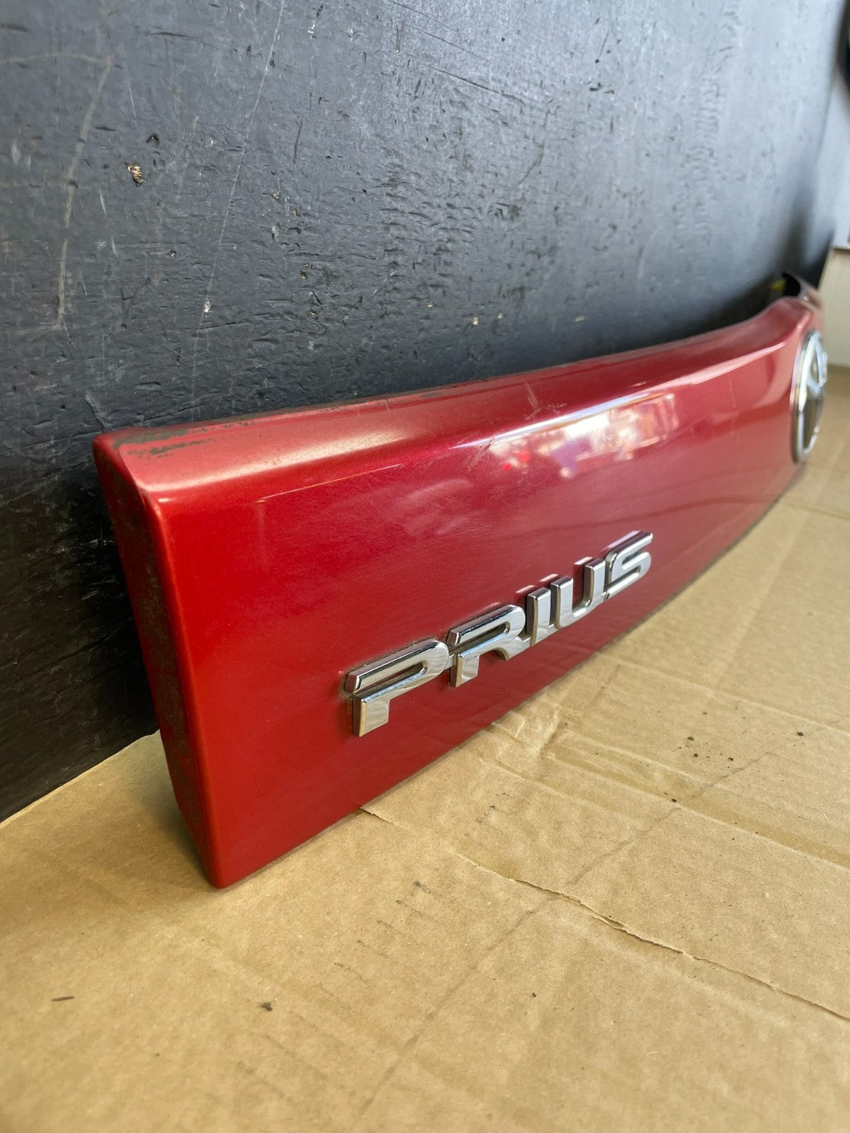 2010 - 2015 Toyota Prius Trunk Rear Tailgate Molding Panel 76801-00900 ac9674 DG2