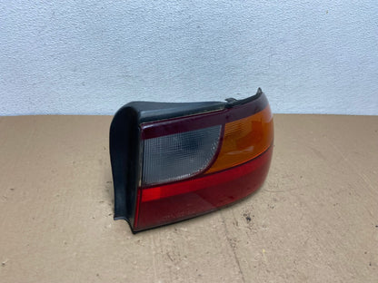 1997 to 2003 Chevrolet Malibu Passenger Right RH Side Tail Light AC5880 LK2
