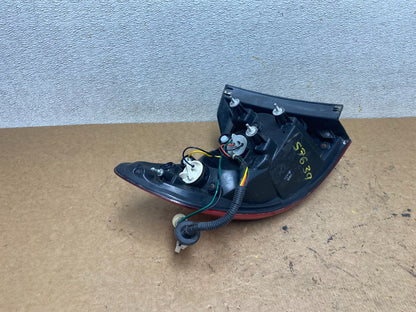 2010 to 2012 Hyundai Santa Fe Right Passenger RH Tail Light OEM S7639 DW7