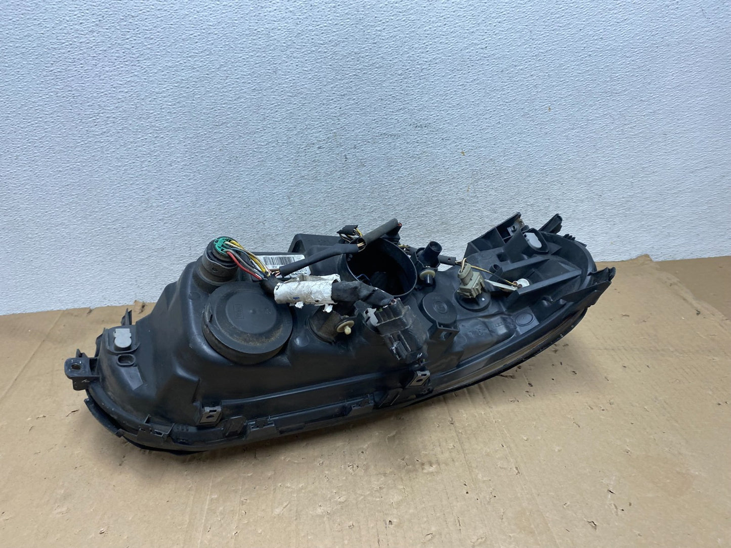 2005 to 2009 Volvo S60 Left Halogen Driver Side Headlight AE9247 DW5
