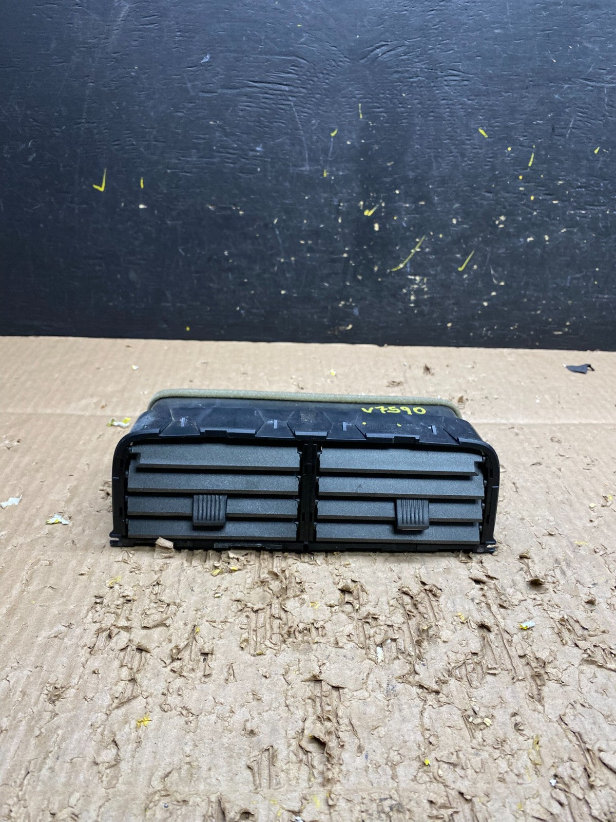 2007-2010 Lincoln MKX Center Dashboard AC Heater Air Vent Grille V7590 DG0