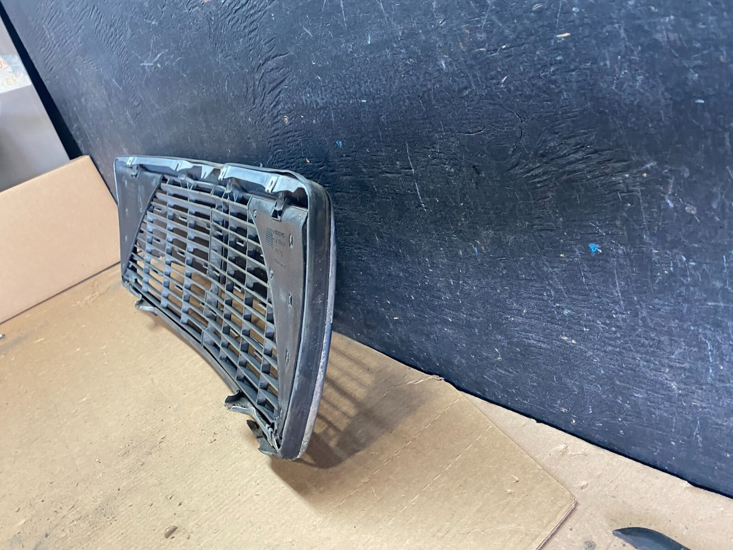 1994 - 1999 Mercedes-Benz W140 S600 S500 S320 Front Upper Grille OEM N9009 DG6