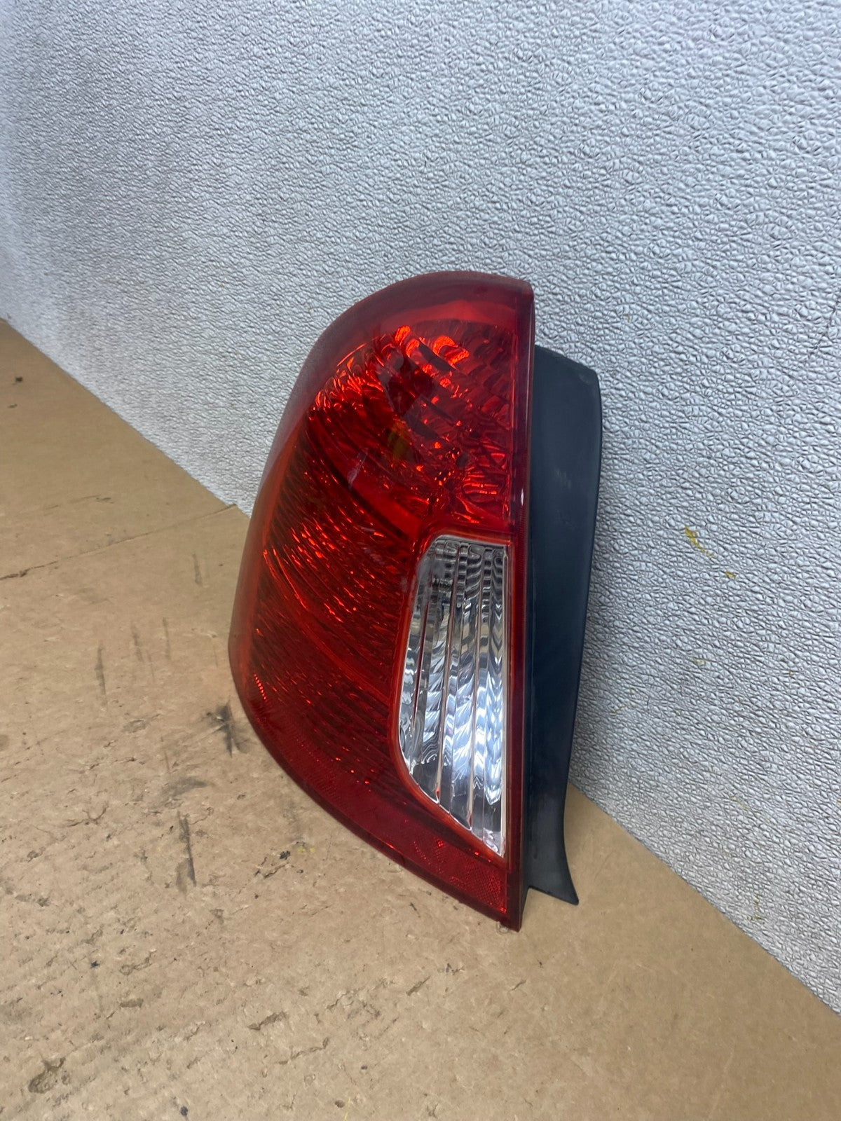 2006-2011 Hyundai Accent Sedan Left Driver Side Lh Tail Light OEM Z7936 DW1