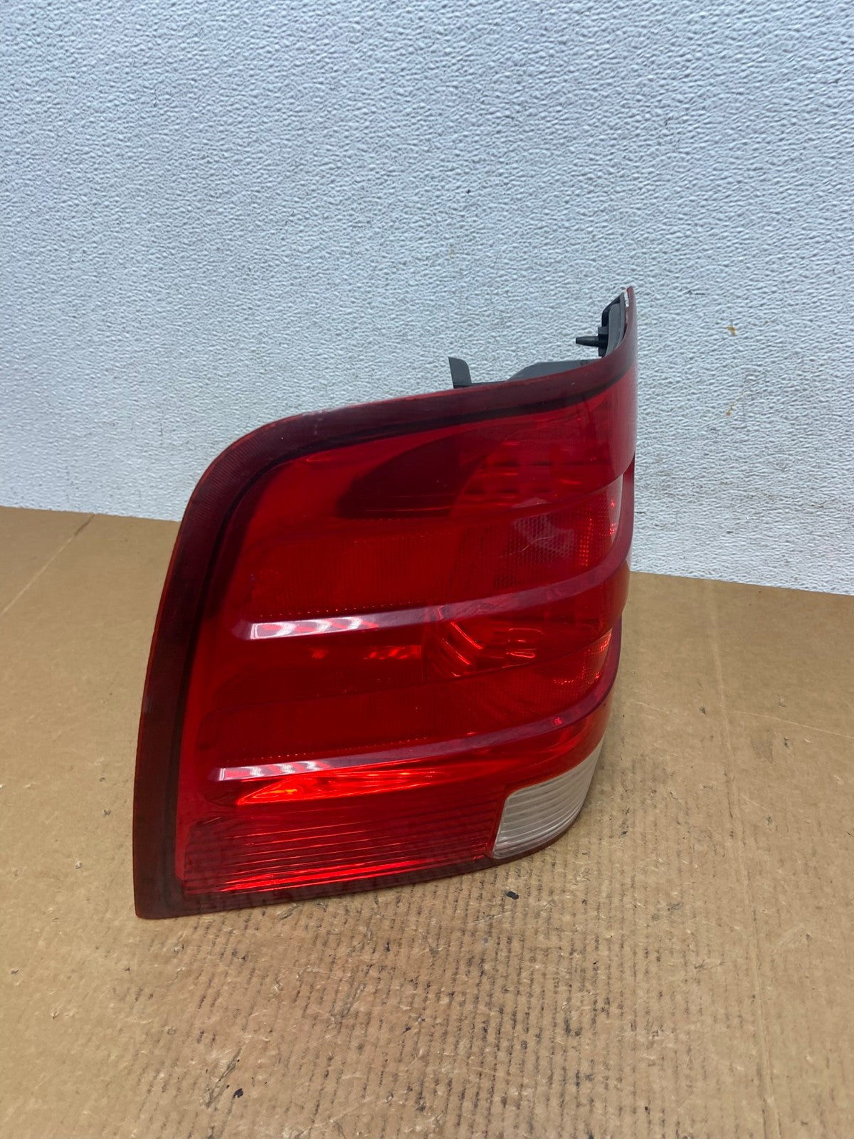 2003 2004 2005 2006 Ford Expedition Left Driver Lh Tail light AE0354 LK2
