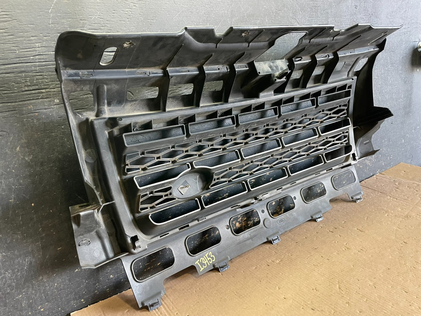 2008 to 2010 Land Rover LR2 Front Bumper Grille Grill OEM aa2213 DG4