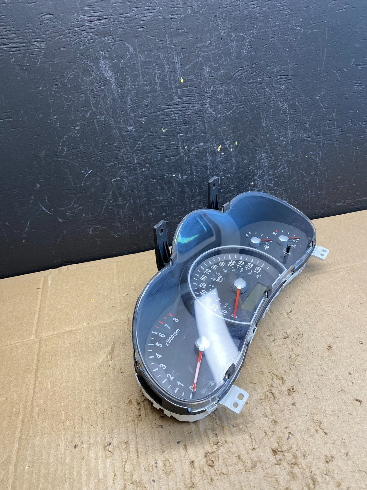 2008 to 2011 Kia Sedona Speedometer Cluster Gauge AC4636 DG1