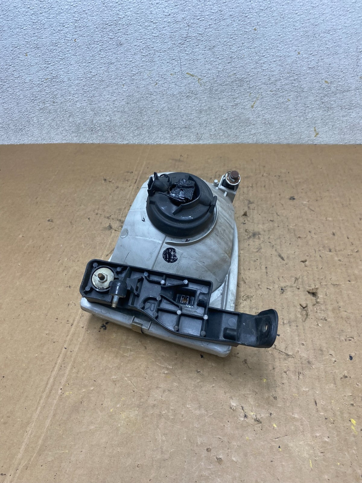 2001  to 2003 Toyota Sienna Right Passenger Side Headlight OEM Q7867 DW12