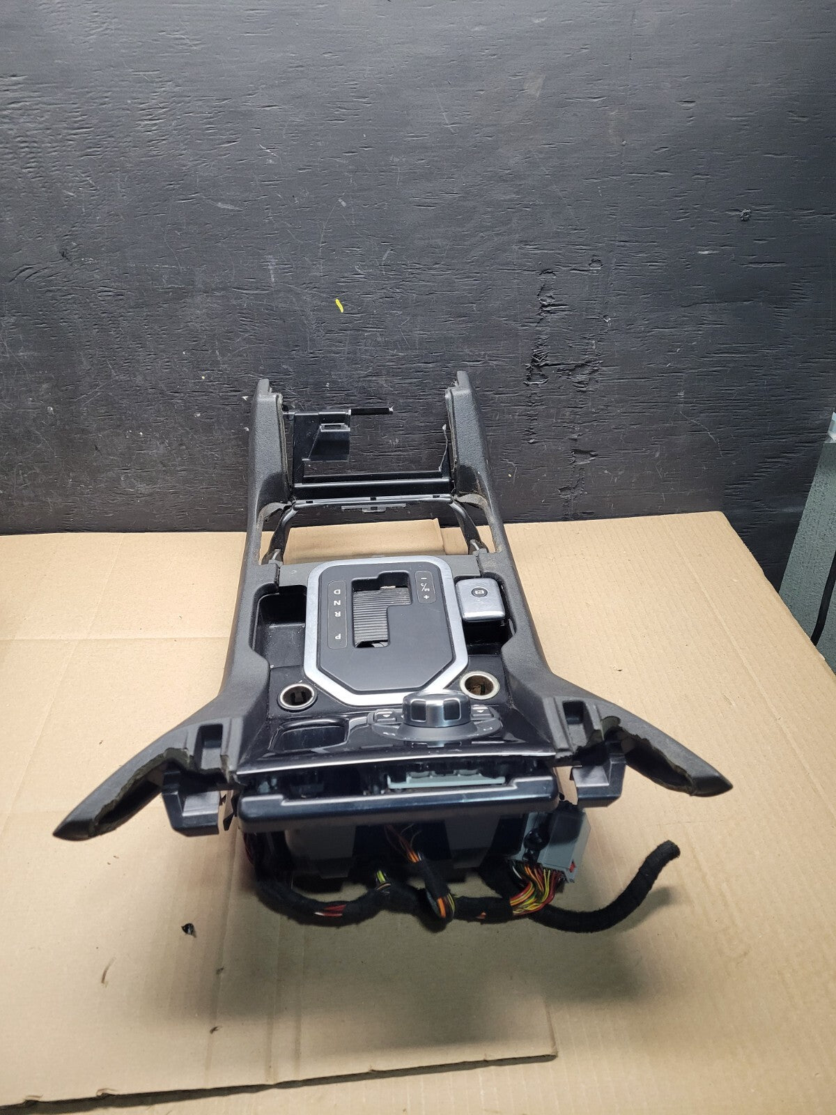 2010-2013 Land Rover Lr4 Center Console Audio Control Switch Shifter Trim i48483