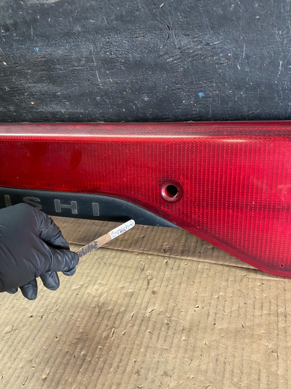 1997-2000 Mitsubishi Montero Sport Tailgate Center Tail Light Panel r7846 DG5
