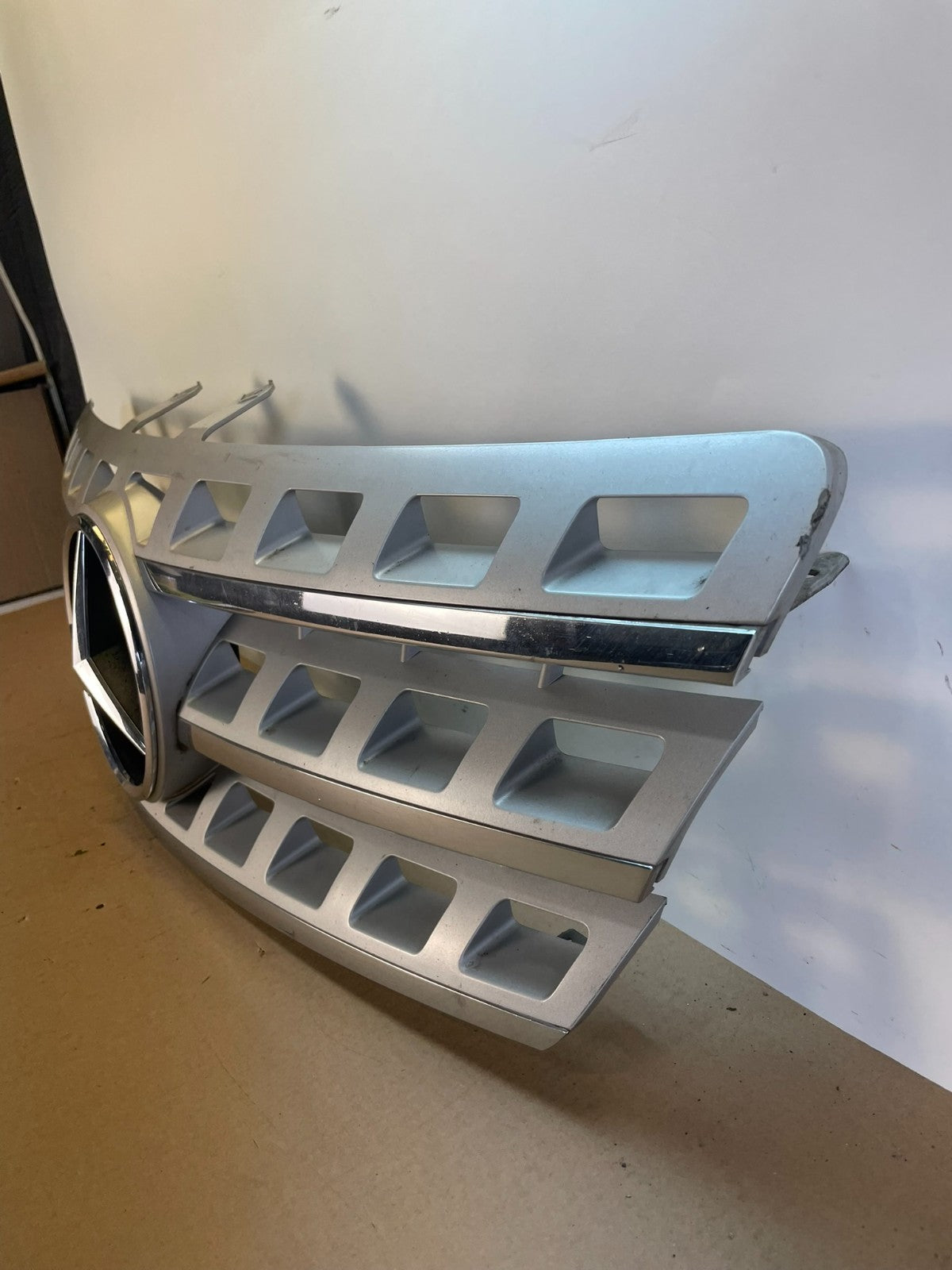 2009 to 2011 Mercedes ML-Class W164 Front Bumper Grille Grill AI4213 DG1