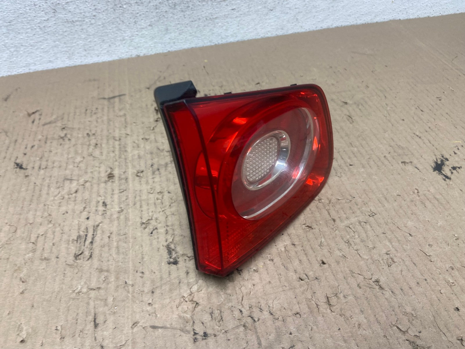 2009-2011 Volkswagen Tiguan Left Driver Side Inner Tail Light AF7071 LK2
