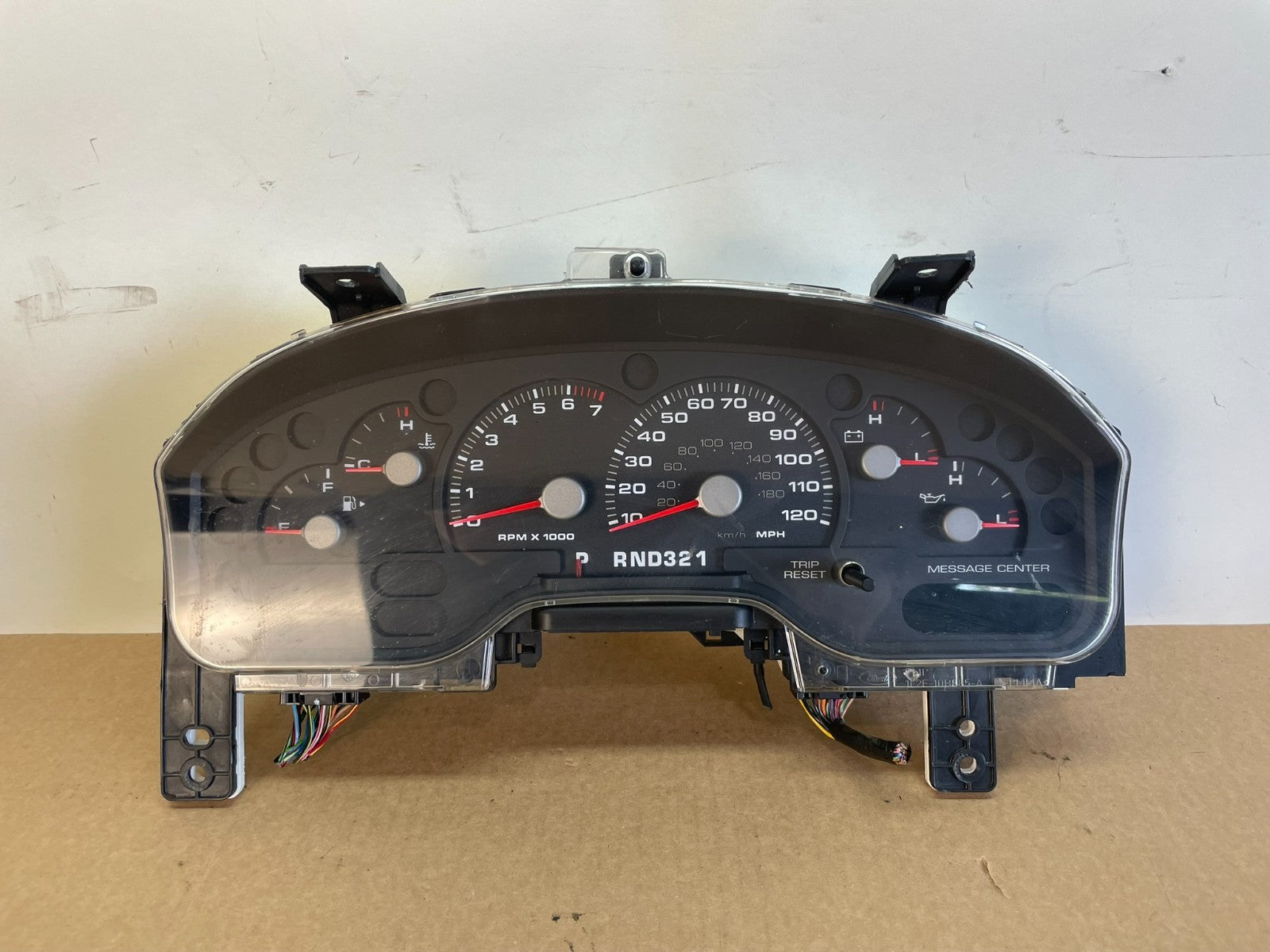 2004 2005 Mercury Mountaineer Instrument Cluster Speedometer Gauge AG2831 DW0