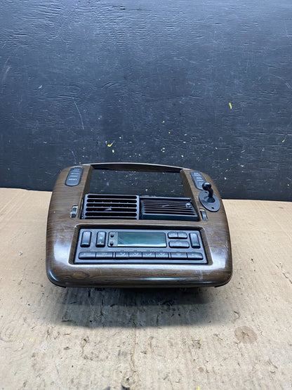 2004 to 2005 Mercury Mountaineer Center Dash Radio Trim Bezel Air Vent p1758 DG1