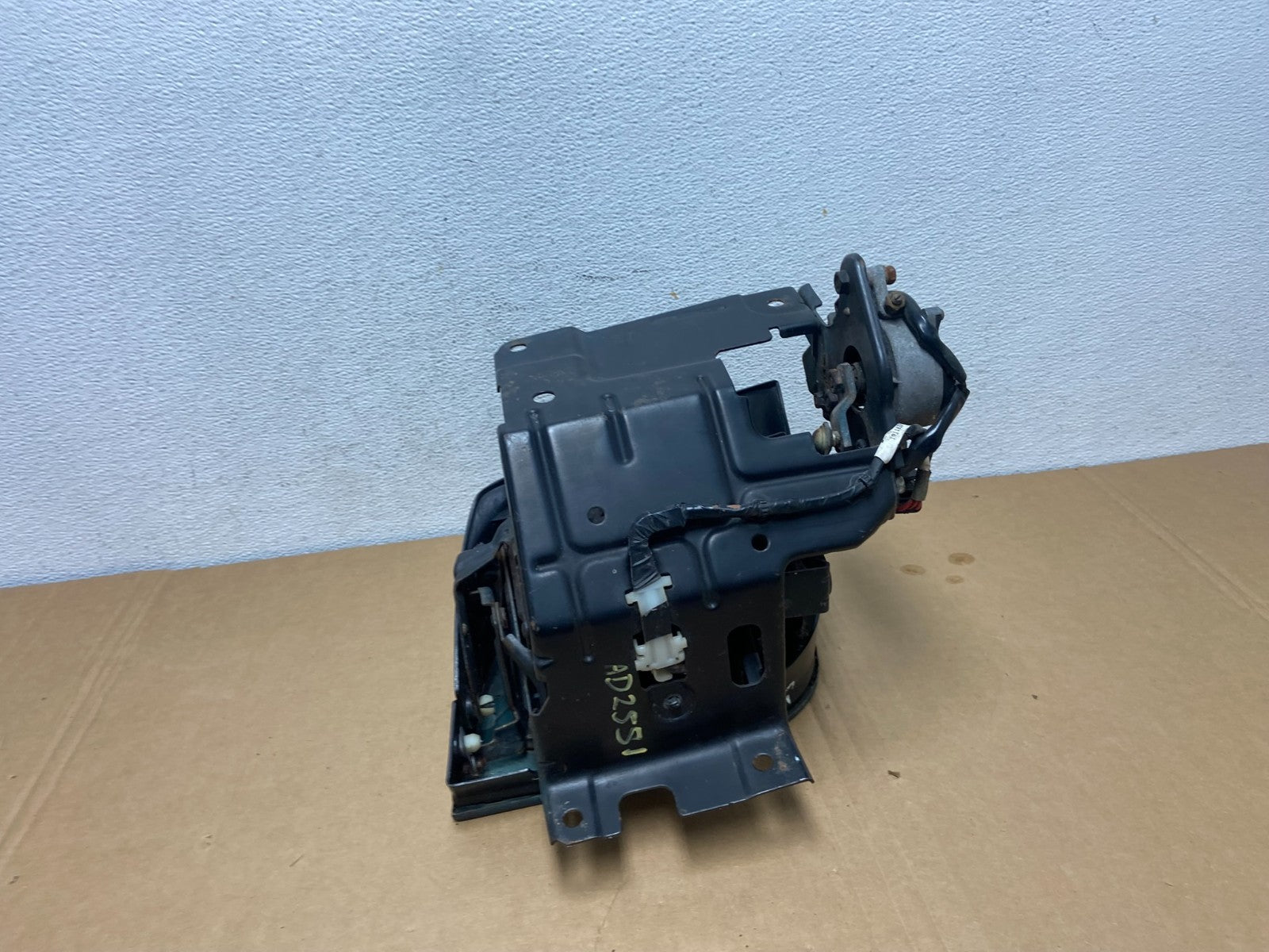 1991 to 1993 Mitsubishi 3000GT Right Passenger Headlight W Motor AD2551 DW8